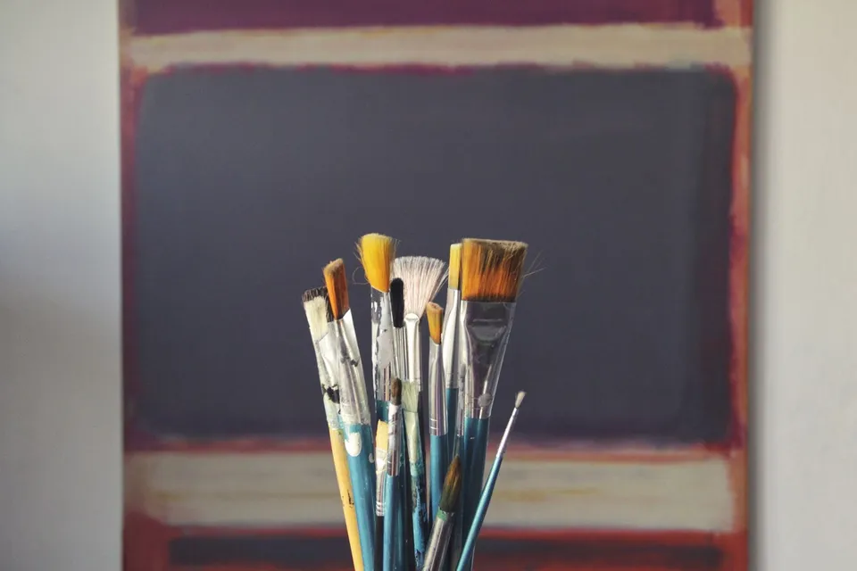 Fotografie ilustrativă pentru articolul „Expoziția „Musafir în atelier” a Angelicăi Moscu Deacu se deschide la Brăila”