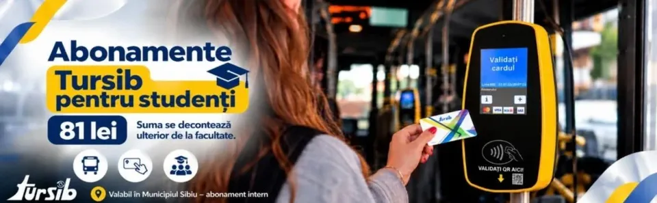 O persoană ține un card lângă un dispozitiv electronic de validare montat într-un vehicul public.