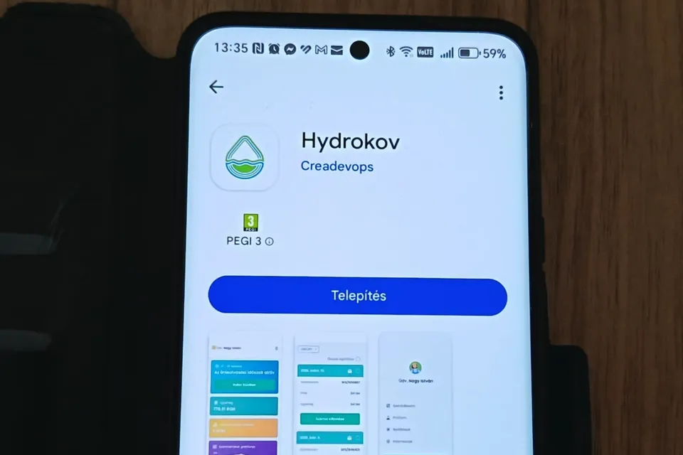 Un telefon mobil afișează o pagină de descărcare pentru aplicația Hydrokov pe un ecran alb cu butoane colorate și text.