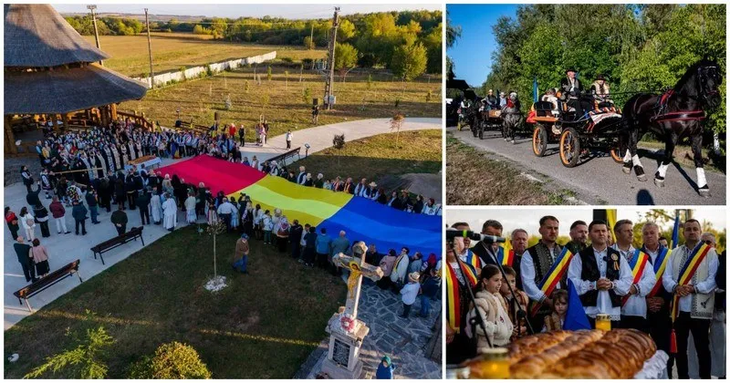 O mulțime de oameni stă lângă o structură acoperită, sub umbrele colorate, lângă un trofău și o cruce într-un câmp deschis.