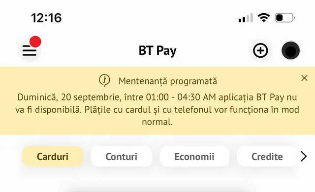 Interfața unei aplicații mobile afișează un mesaj de mentenanță programată pe un fundal galben, deasupra unor butoane rotunjite etichetate cu diverse categorii financiare.
