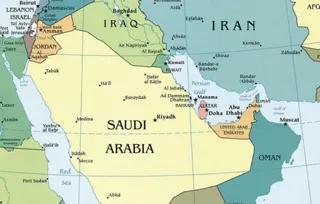 O hartă politică a regiunii Miezului de Lună, evidențiind țări precum Arabia Saudită, Irak, Iran, Oman și Emiratele Arabe Unite.