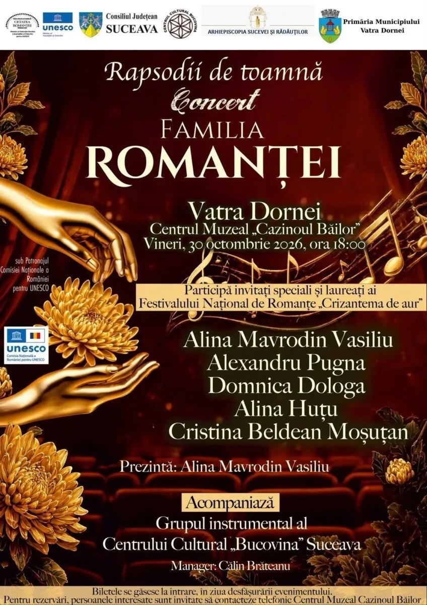 Un afiș de concert prezintă mâini aurii, flori galbene și note muzicale pe un fundal roșu închis cu draperii.