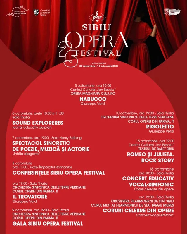 Un afiș roșu prezintă text alb despre un festival de operă, cu detalii despre evenimente, date și locații sub un decor de draperii roșii.