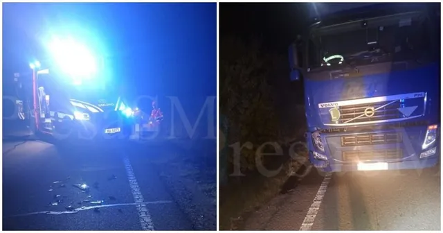 Două imagini: una arată o scene de accident nocturn cu lumină puternică și vehicule pe drum, iar cealaltă arată partea frontală a unui camion Volvo albastru pe marginea drumului.