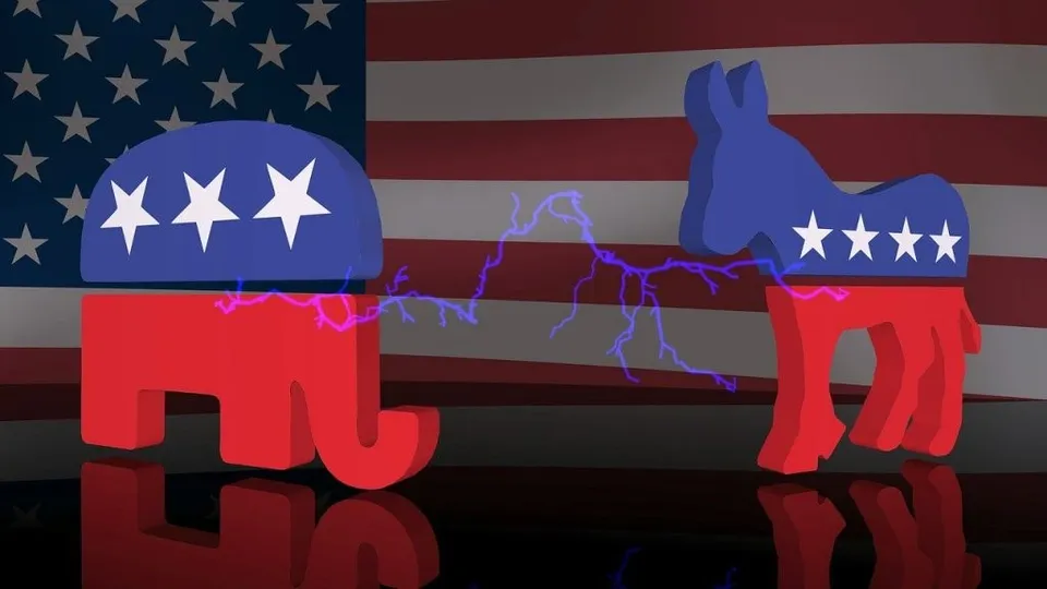 O ilustrație cu un elefant roșu și un măgar albastru separați de fulgere, pe un fundal cu steagul Statelor Unite ale Americii.