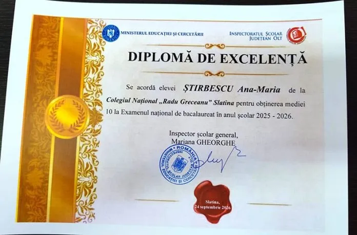 Un document intitulat Diplomă de Excelență prezintă detalii despre o elevă, un sigiliu roșu și un logo oficial pe un fundal alb cu margini aurii.