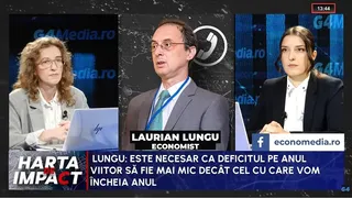 Trei persoane sunt poziționate în cadre individuale pe un fundal albastru cu textul G4Media.ro, în timp ce un bărbat poartă ochelari și o vestă gri.