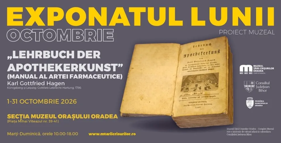 O carte veche deschisă cu text și o ilustrație pe pagina din dreapta este prezentată pe un fundal albastru cu text galben și alb.