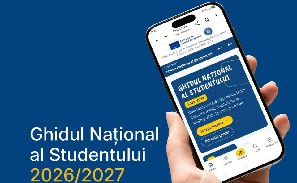 O mână ține un smartphone care afișează un document digital intitulat Ghidul Național al Studentului pe un fundal albastru cu text galben.