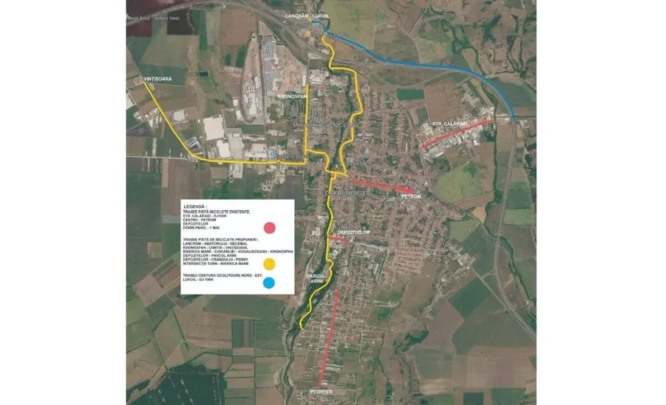 O hartă aeriană suprapusă cu linii colorate galbene, roșii și albastre care indică trasee pe un teritoriu urbanizat cu clădiri și vegetație.