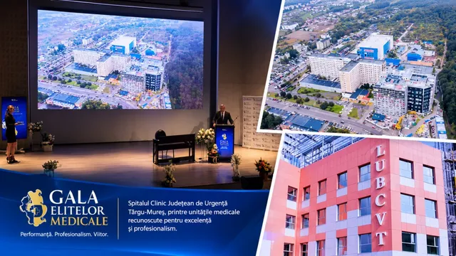 O imagine compusă prezintă un ecran mare cu o vedere aeriană a unor clădiri, un podium cu un microfon și o fotografie de detaliu a unei fațade roșii.