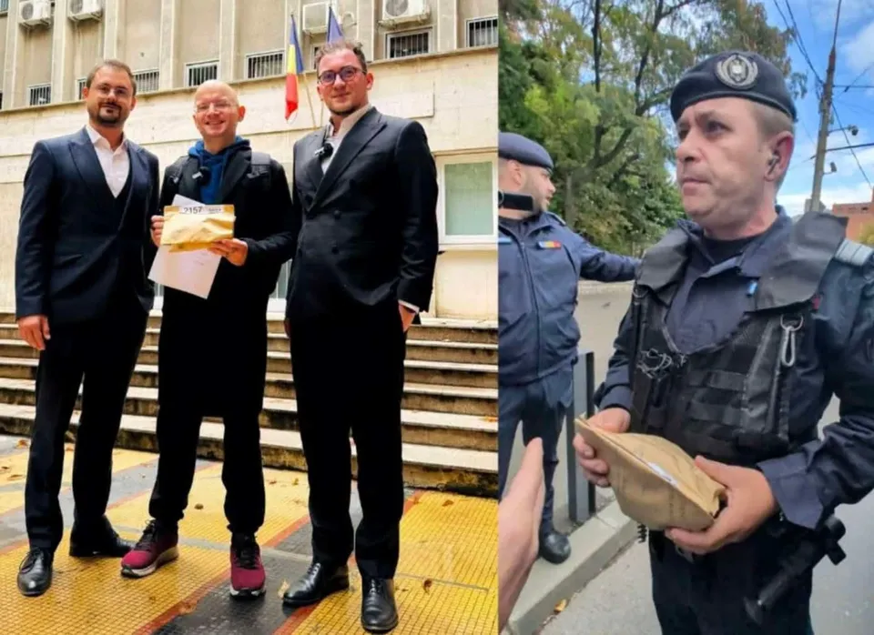 Un colaj format din doi bărbați în costume și un bărbat chel în costum negru pe stânga, iar pe dreapta un agent în uniformă cu beretă.