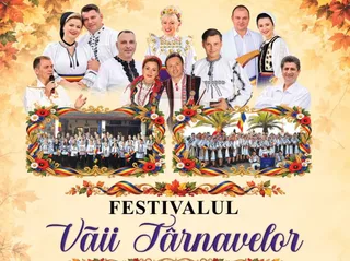 Un grup de oameni în haine populare este dispus în mai multe rânduri pe un fundal cu frunze de toamnă și text colorat.