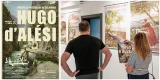 Colaj cu un afiș Hugo d’Alési și două persoane privind afișe expuse într-o galerie.