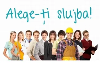 Un grup de zece persoane de sexuri diferite, îmbrăcate în diverse costume profesionale, stau în rând pe un fundal alb sub un text albastru.