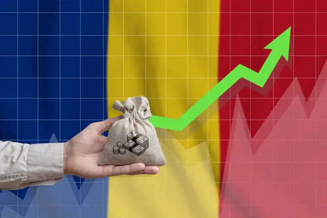 O mână ține un sac mic de pânză pe fundalul unui steag tricolor, având peste el o săgeată verde ascendentă și grafice de tip diagramă de arii.