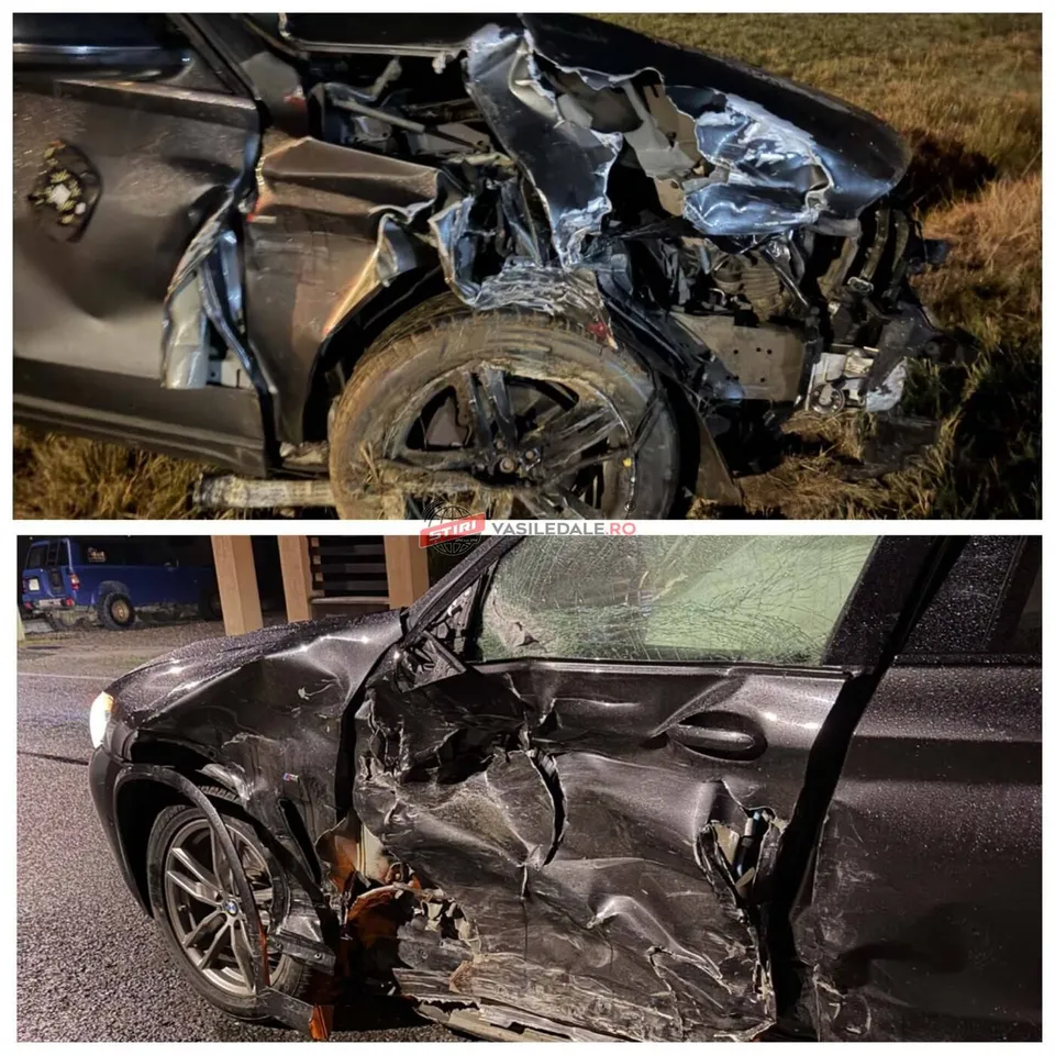 Două fotografii prezintă partea frontală și laterală de pe stânga ale unor autoturisme de culoare închisă cu caroseria puternic deformată.