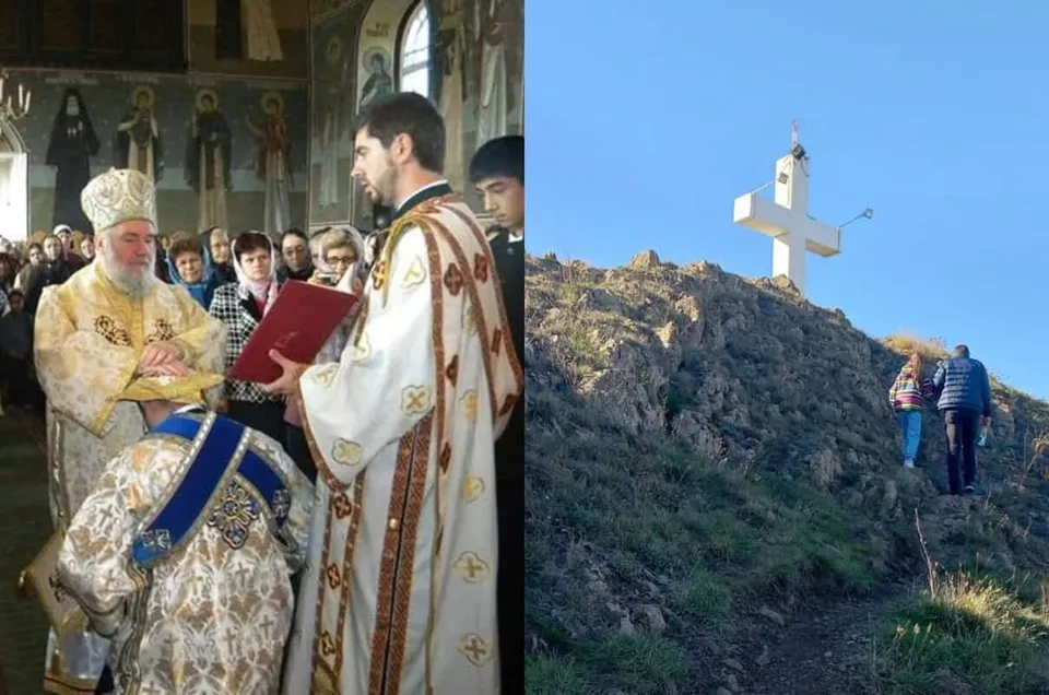 Un grup de oameni stă într-o biserică lângă un preot în halb, în timp ce pe partea dreaptă se vede un om pe un munte lângă un semn alb.