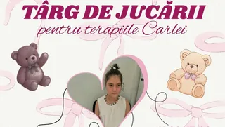 Un text roz pe fundal alb cu ilustrații de ursuleți de pluș și o fotografie a unei fetițe încadrată într-o formă de inimă.