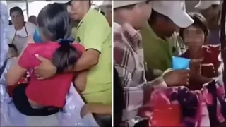 Două imagini de tip collage prezintă mai mulți oameni adunați în jurul unei persoane care poartă un tricou roz și pantaloni negri.