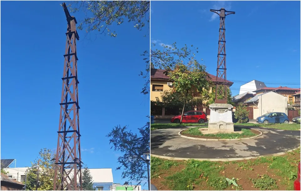 Două fotografii prezintă un stâlp metalic înalt și subțire, situat pe un teren cu iarbă lângă o clădire și o stradă.