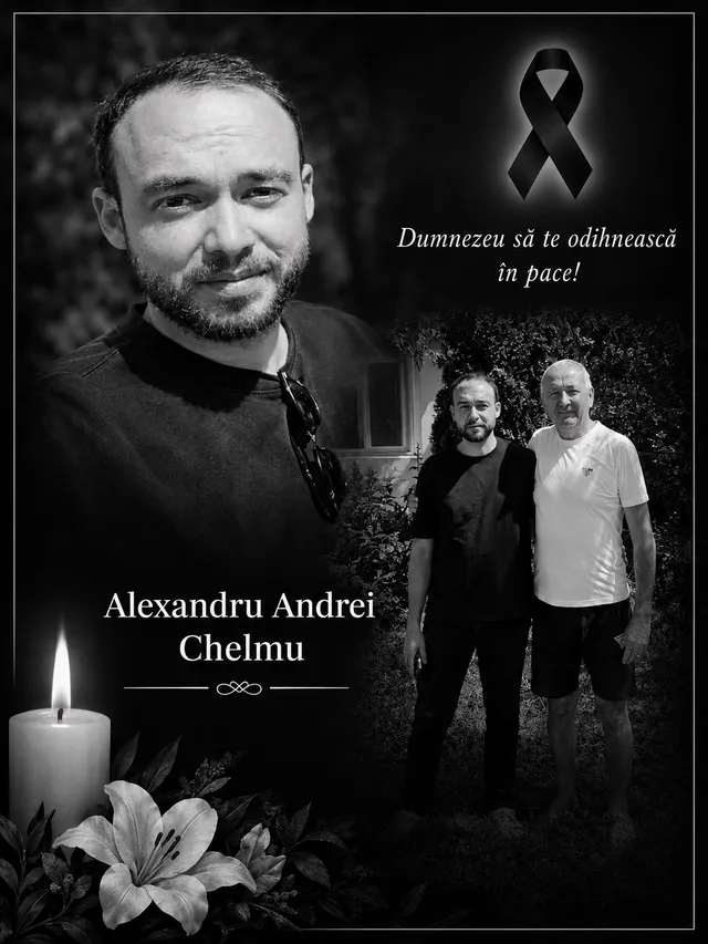 Un portret de bărbat cu barbă este suprapus peste o imagine cu doi bărbați stând în picioare lângă un cadou de flori și o lumânare aprinsă.