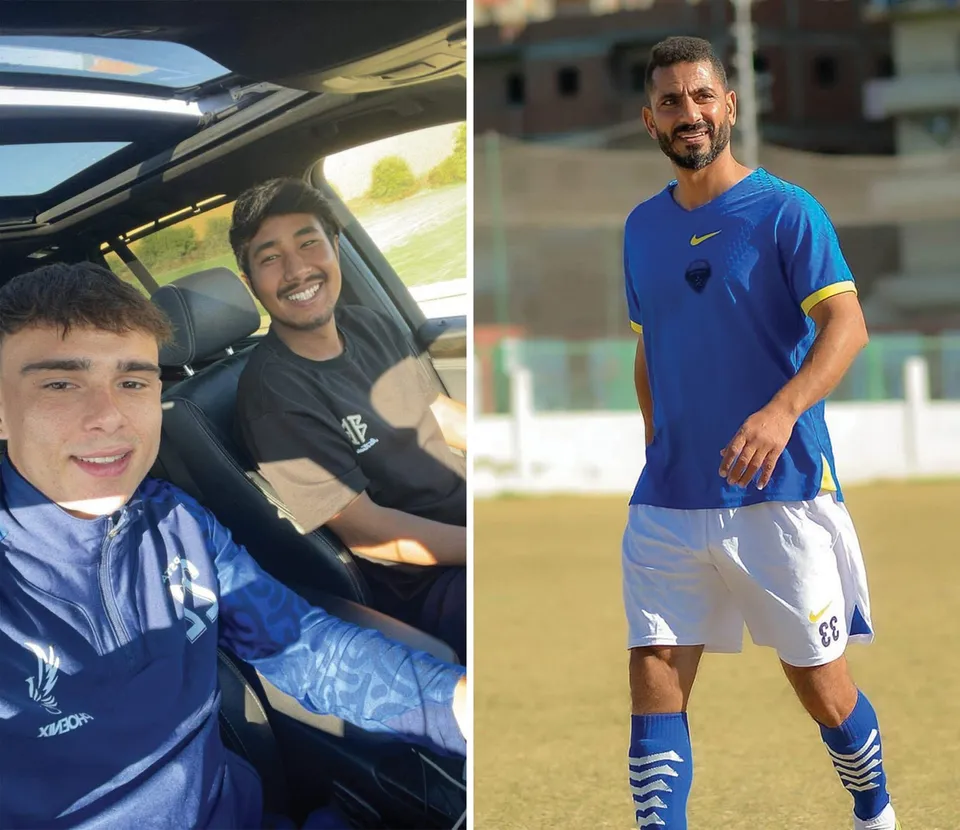 Două fotografii suprapuse prezintă doi bărbați într-un autovehicul și un bărbat îmbrăcat în echipament sportiv albastru și alb pe un teren.
