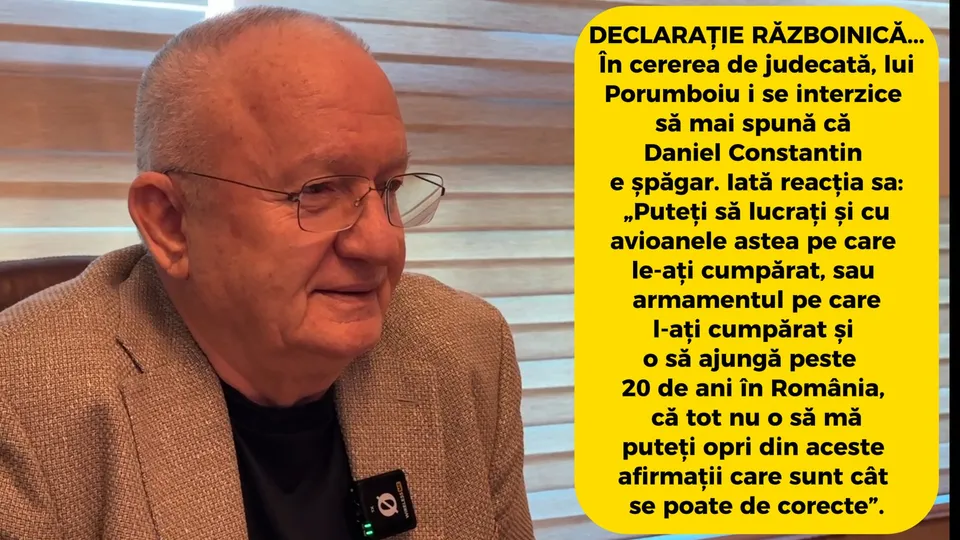 Un bărbat cu ochelari și sacou maro stă așezat, privind spre lateral, lângă un text pe fundal galben.