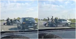 Două cadre de pe o drum, în care se văd două autoturisme și mai multe persoane stând lângă vehiculele oprite pe marginea drumului.