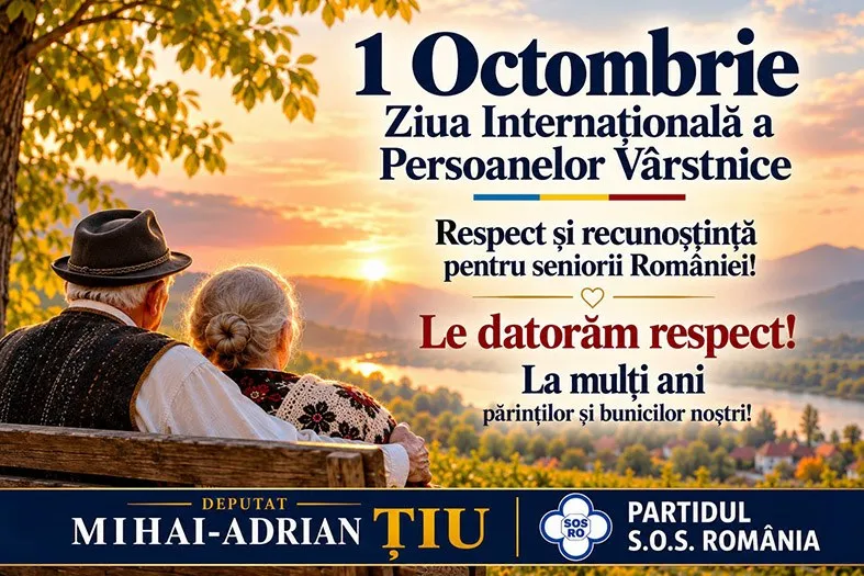 O femeie și un bărbat cu spatele la cameră stau pe o bancă de lemn privind spre un peisaj cu dealuri și un apus de soare.