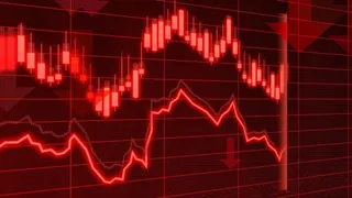 Grafic de tip candlestick și linii de tendință de culoare roșie pe un fundal întunecat cu linii de rețea.