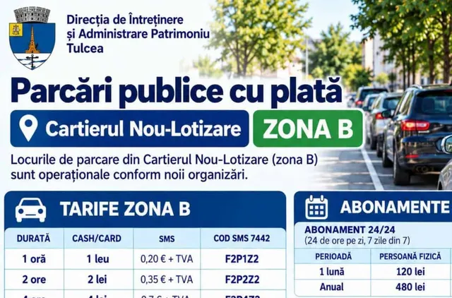 Un afiș informativ prezintă detalii despre parcările publice cu plată, având în fundal o stradă cu mașini parate și copaci verzi.